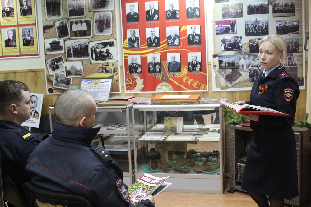 Молодые сотрудники УМВД России «Серпуховское» посетили музей органов внутренних дел